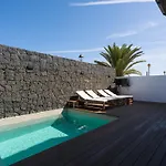 Victoria - *