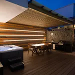 Villa Victoria - *