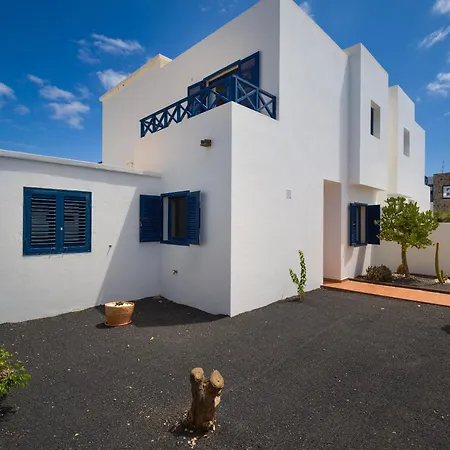 Victoria - Playa Blanca (Lanzarote)